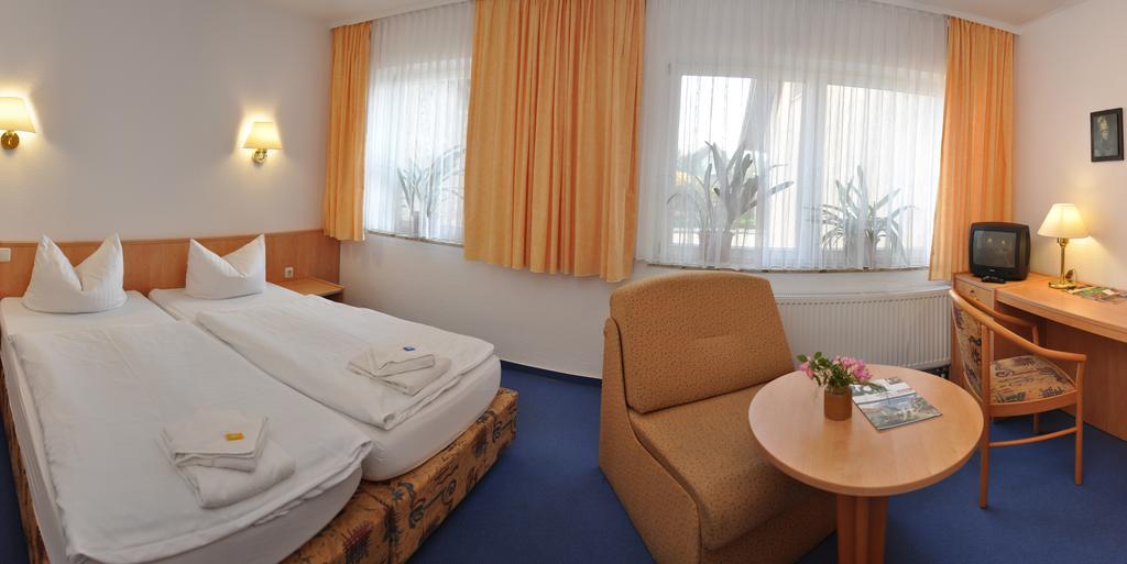 Pension Lindenhof Kromsdorf Δωμάτιο φωτογραφία